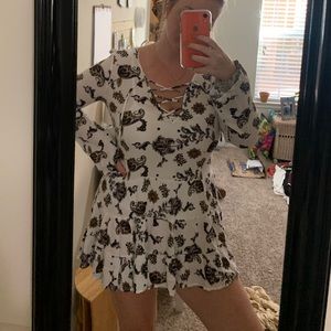 Cute Lace up dress🌼